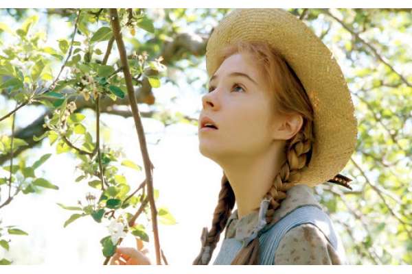 Anne tóc đỏ dưới chái nhà xanh Review