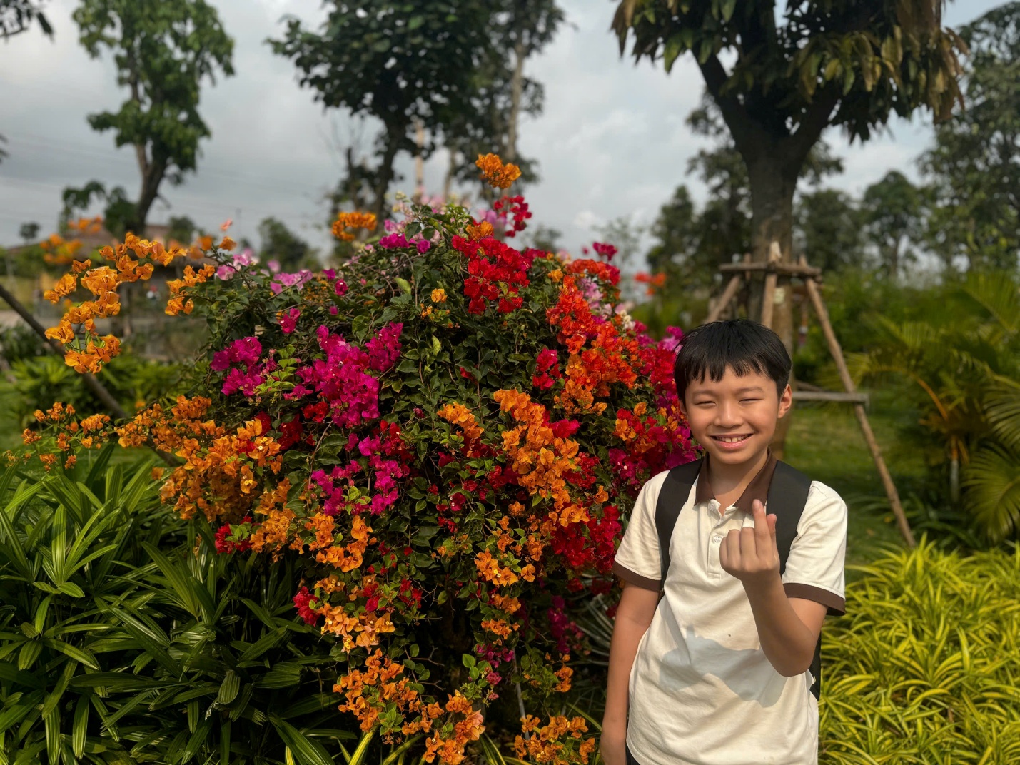 C:\Users\Nguyễn Thu Hòa\Desktop\z7659494652456_5b0ce40ccc8e57451835d69f3e8b246f - Sao chép.jpg