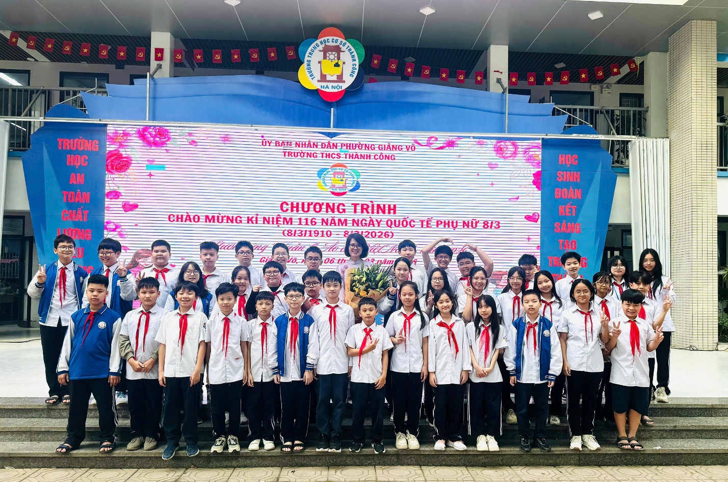 C:\Users\Nguyễn Thu Hòa\Downloads\z7595018753909_46f9a6612da1079fa300dfb4d8921ff1.jpg