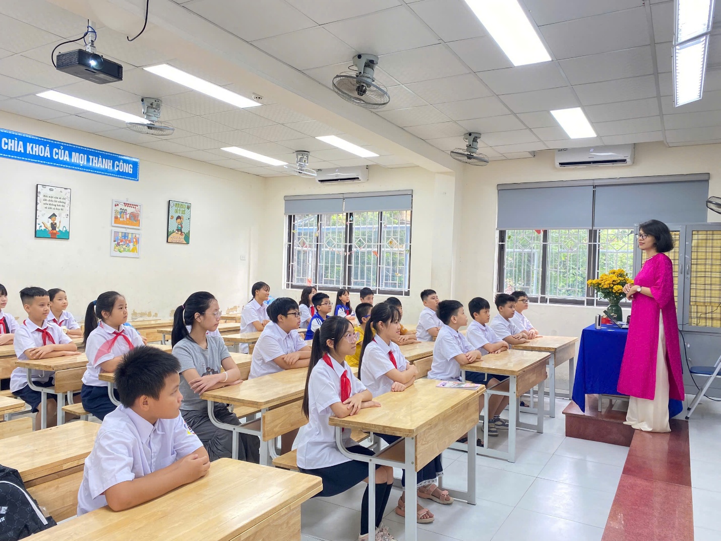 C:\Users\Nguyễn Thu Hòa\Downloads\z7725719801449_c07d7ef3ea8bdd279d1b252f404c5eba.jpg