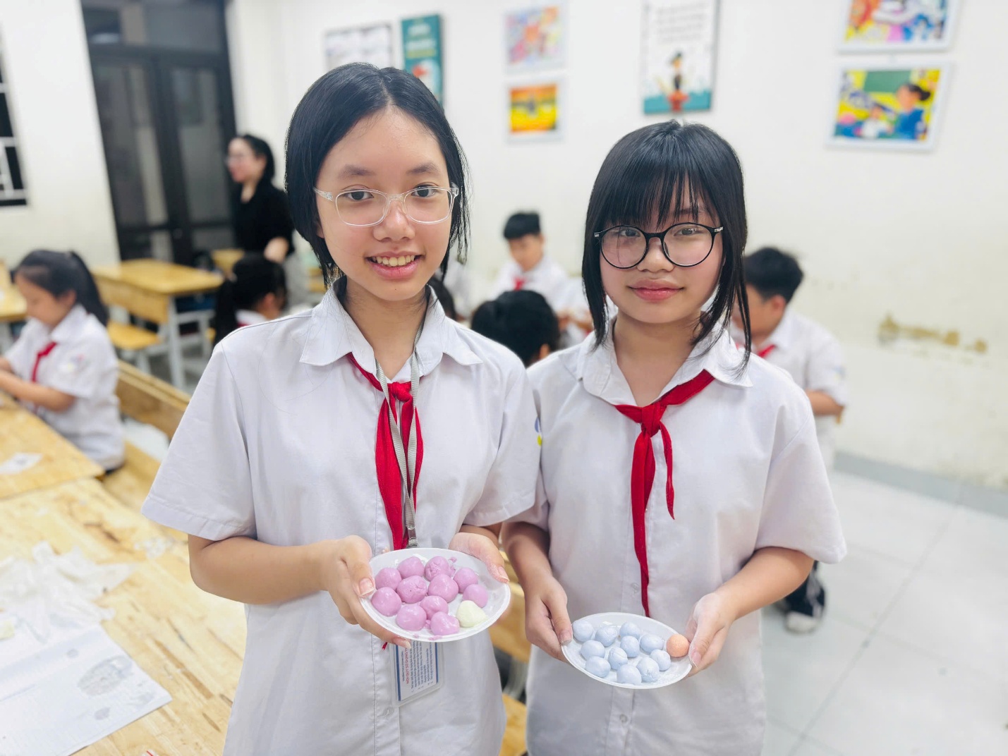 C:\Users\Nguyễn Thu Hòa\Downloads\z7735867806058_70ce3ed689dcfdc7ccad8f14a8a9394a.jpg