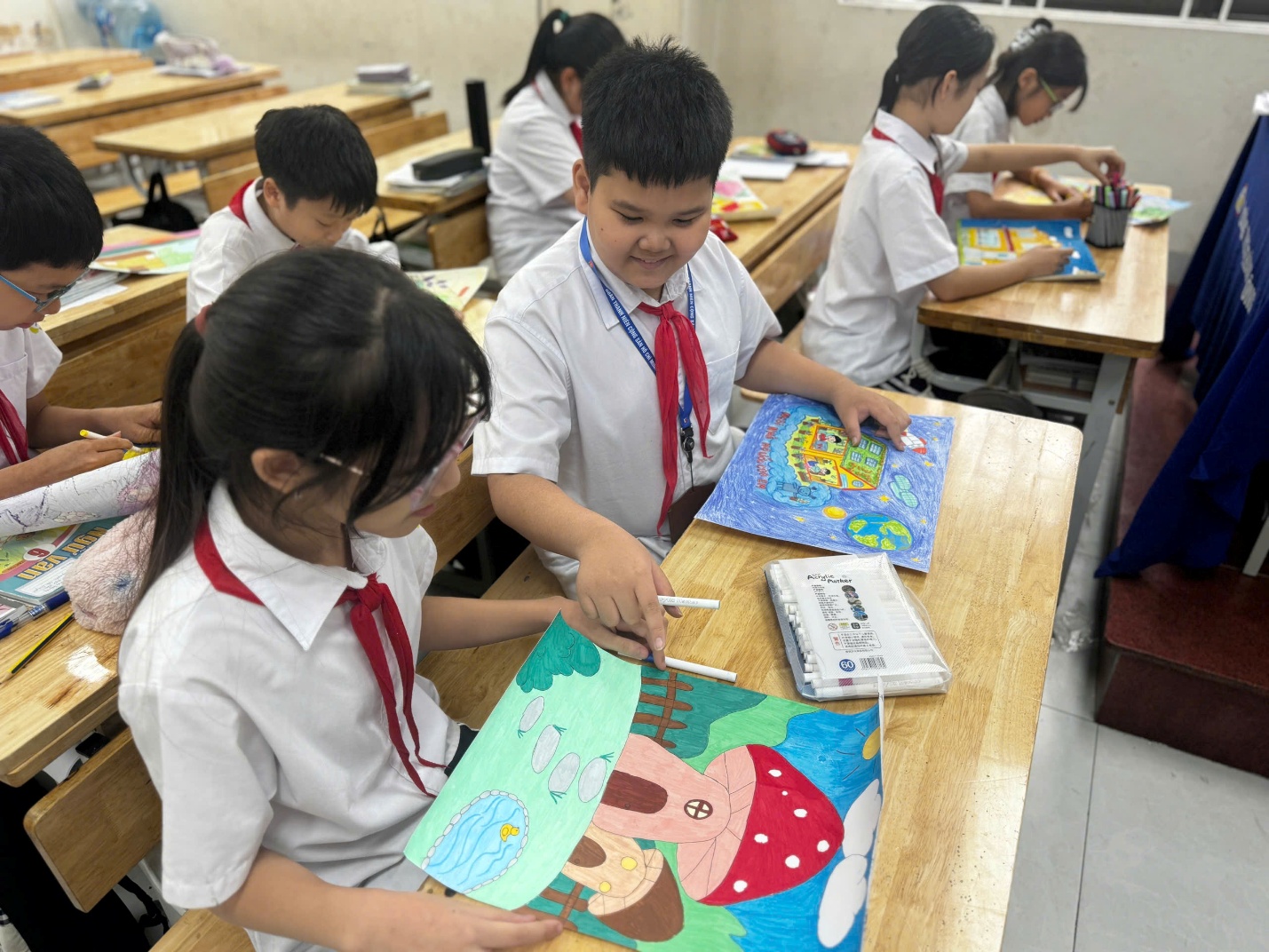 C:\Users\Nguyễn Thu Hòa\Downloads\z7752266365401_a3caaa16e10a5619091529c44dc41fef.jpg