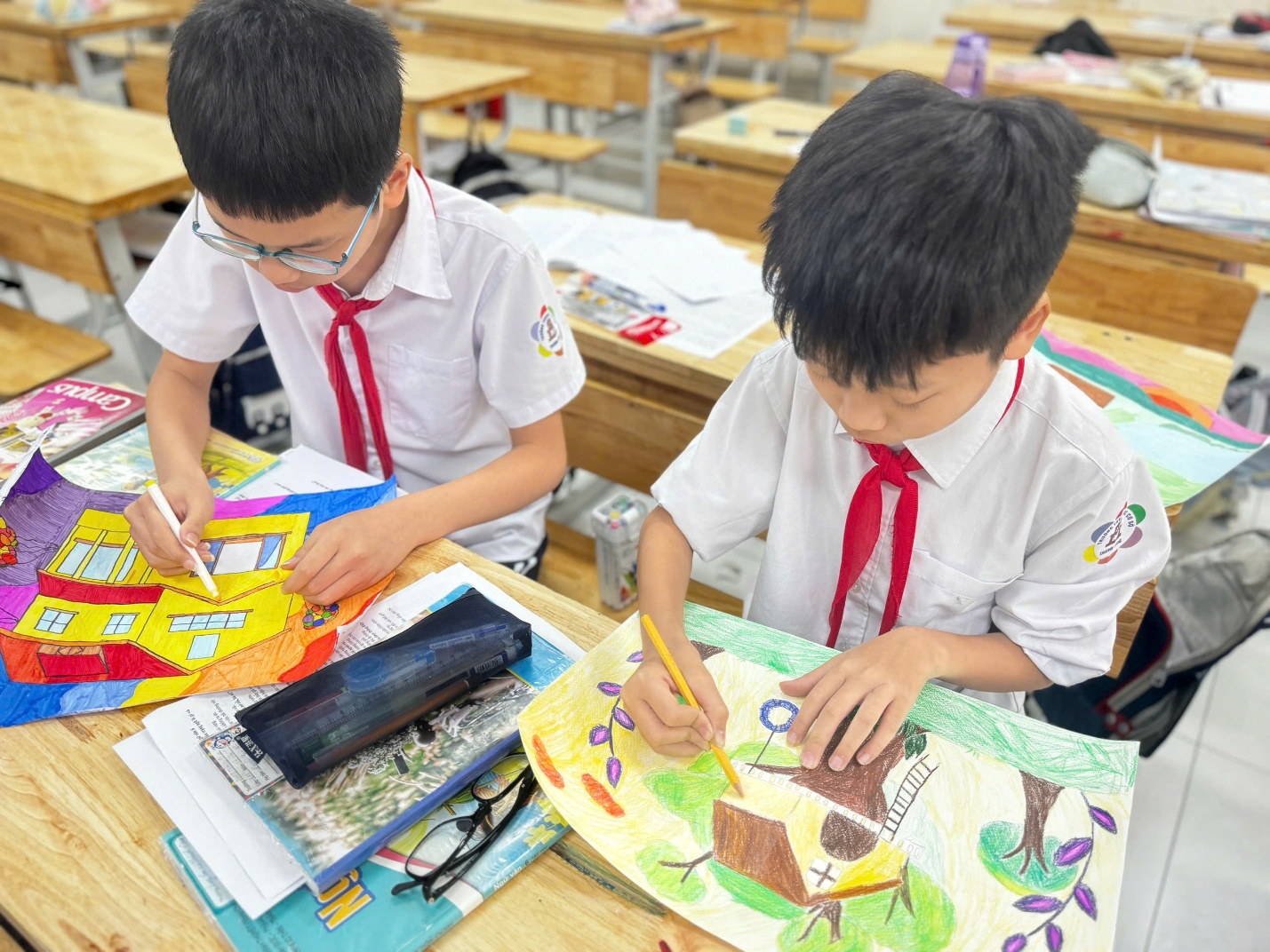 C:\Users\Nguyễn Thu Hòa\Downloads\z7752266123696_eb8b2d47a711e04e3de99017d22f8790.jpg