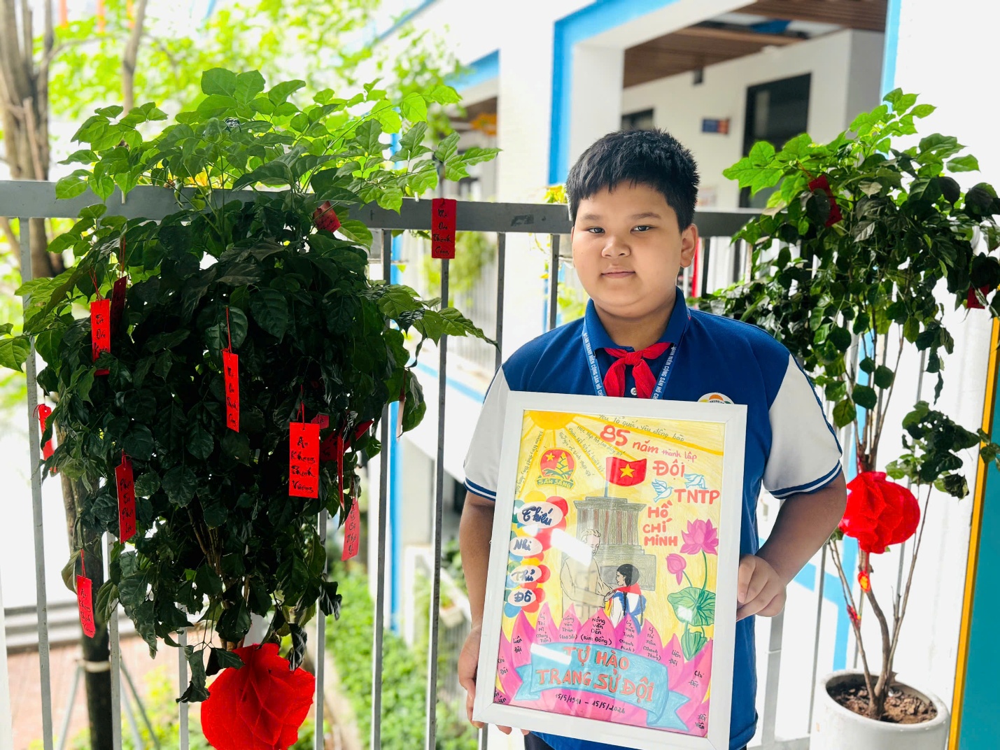 C:\Users\Nguyễn Thu Hòa\Downloads\z7793121522166_47e031755ac663e4d7aba8250d35d79c.jpg