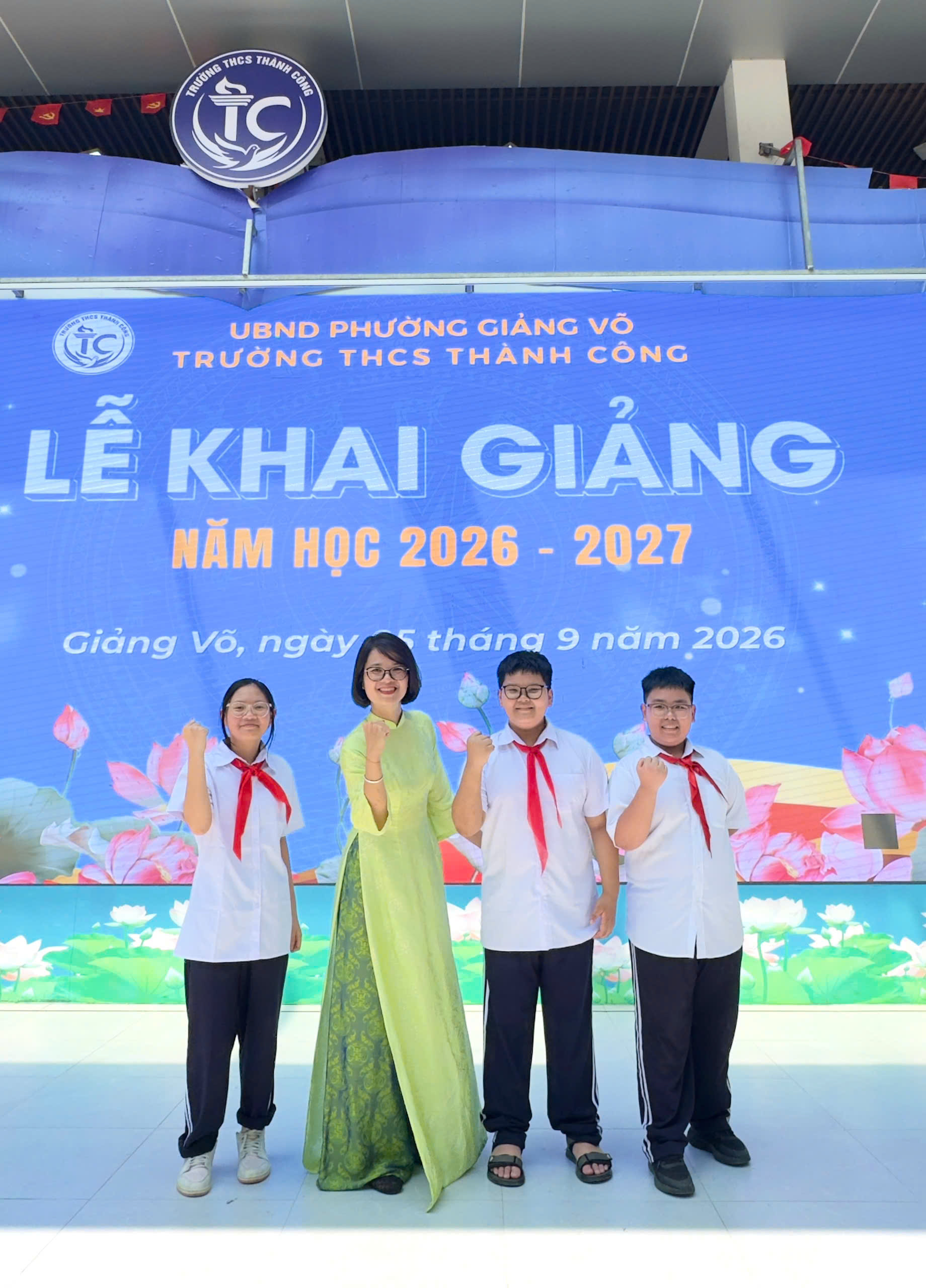 C:\Users\Nguyễn Thu Hòa\Desktop\1790091074498_1863028109638595646_5726923816974287518_4c97a58958fe811c4fda950647c61c61.jpg