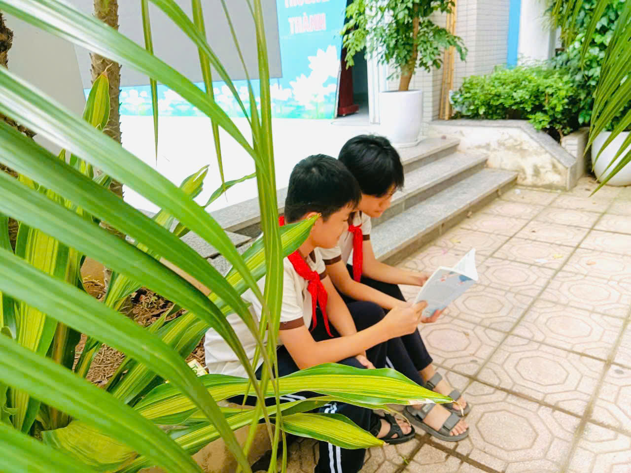 C:\Users\Nguyễn Thu Hòa\Desktop\1790246287022_1863028109638595646_g1454359421642411466_7cc8d1c7c9a32bc7f69a4244952dff64.jpg