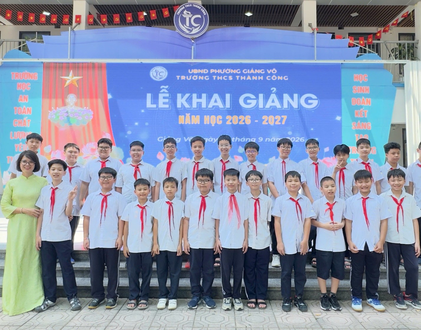 C:\Users\Nguyễn Thu Hòa\Desktop\1790261767103_1863028109638595646_g1454359421642411466_0fbe36c1995b3edbe5d121b5c136d41c.jpg