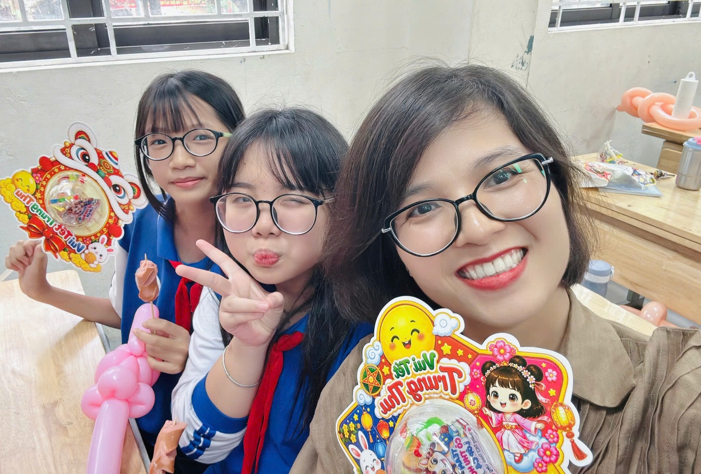 C:\Users\Nguyễn Thu Hòa\Desktop\1790340427507_1863028109638595646_5726923816974287518_3d6e7b8452ea2f6889cc45e7c4abd916.jpg