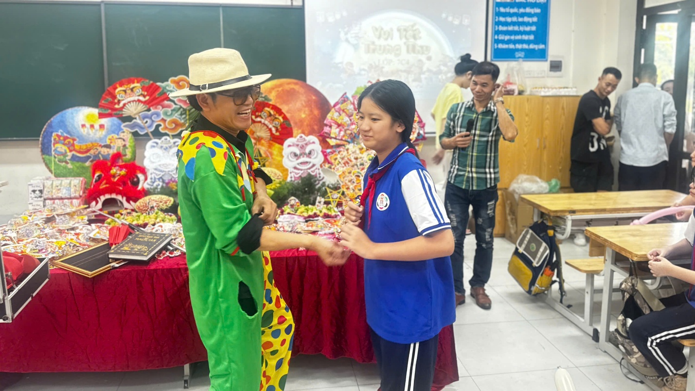 C:\Users\Nguyễn Thu Hòa\Desktop\1790340427564_1863028109638595646_5726923816974287518_80322bc0acdd96dfe37d840b6b523b90.jpg