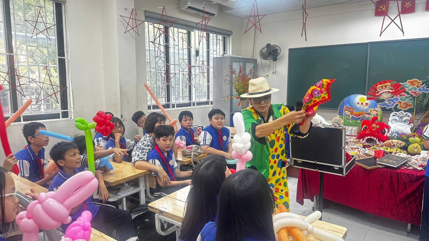 C:\Users\Nguyễn Thu Hòa\Desktop\1790340427550_1863028109638595646_5726923816974287518_d425f4e575ba2bc46e6b301d571ac015.jpg